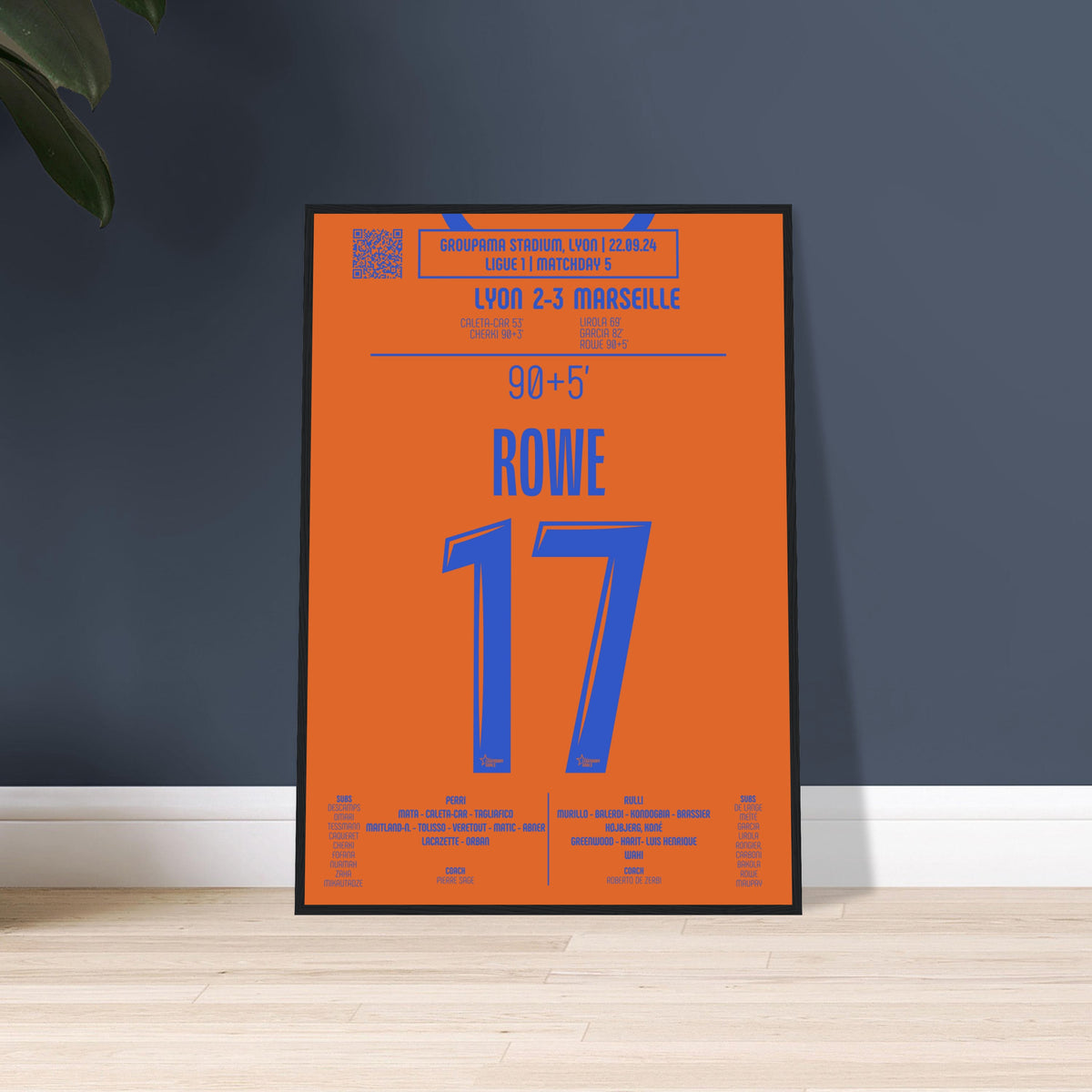 Jonathan Rowe: But Décisif contre l’OL – Ligue 1 2024 - Poster avec cadre en bois noir / A4